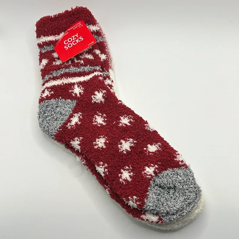Socks, 2 pair, NWT in Red, Cream and Gray, great gift!